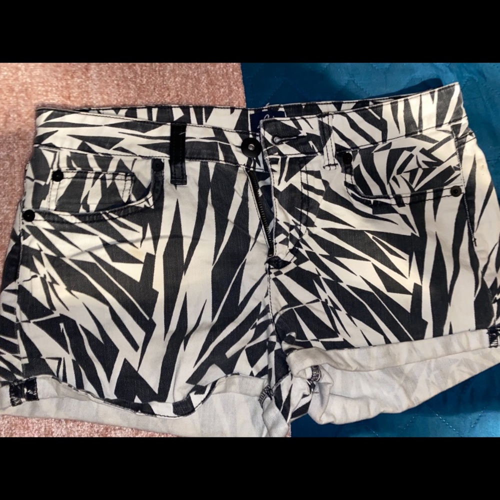 Funky white and black shorts